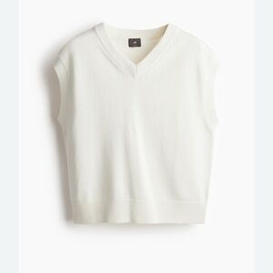 H&M Men's Off-White Crewneck Sweater size medium.